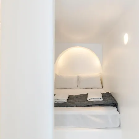 Хостел Mycocoon Mykonos Town